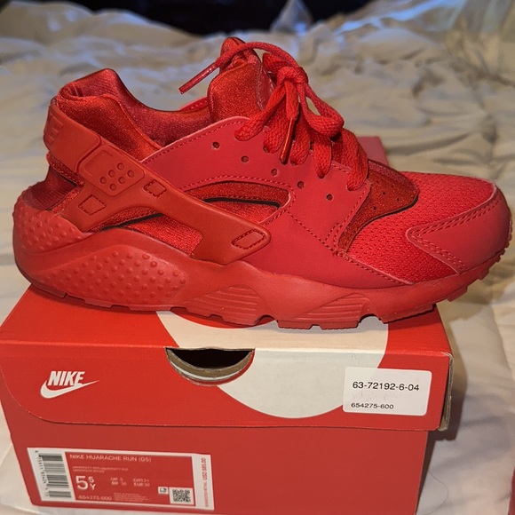 NEW Nike Huarache size 5.5 youth - Picture 2 of 2